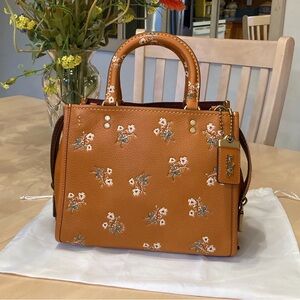 SOLD 🌼 Coach Rogue 25 Shoulder Bag in Gifting Orange Floral Bow Print